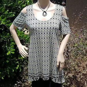 JNY Cold Shoulder Top - Size L